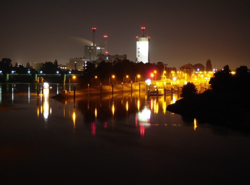 Hindernisfeuer am Kraftwerk Hemelingen, Bremen